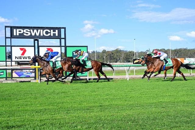 Hell Of A High wins her Maiden
